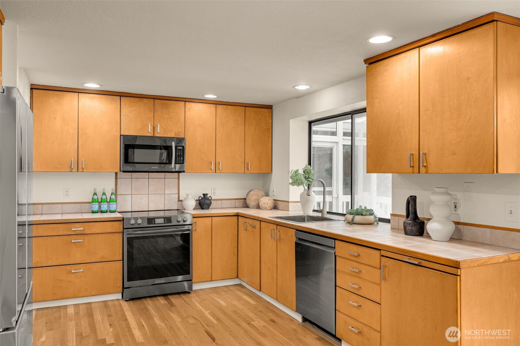 19442 NE 166th Place , Woodinville, WA 98077