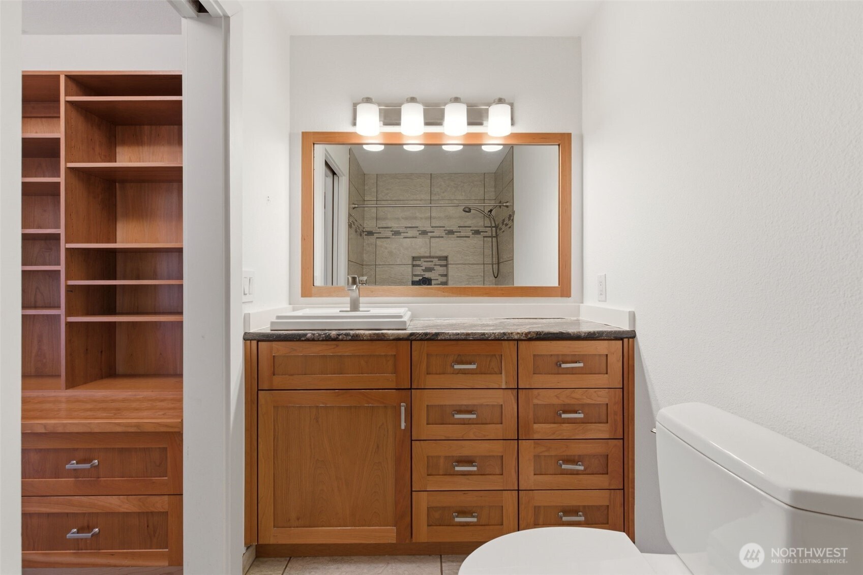 800 N Allen Place #401, Seattle, WA 98103