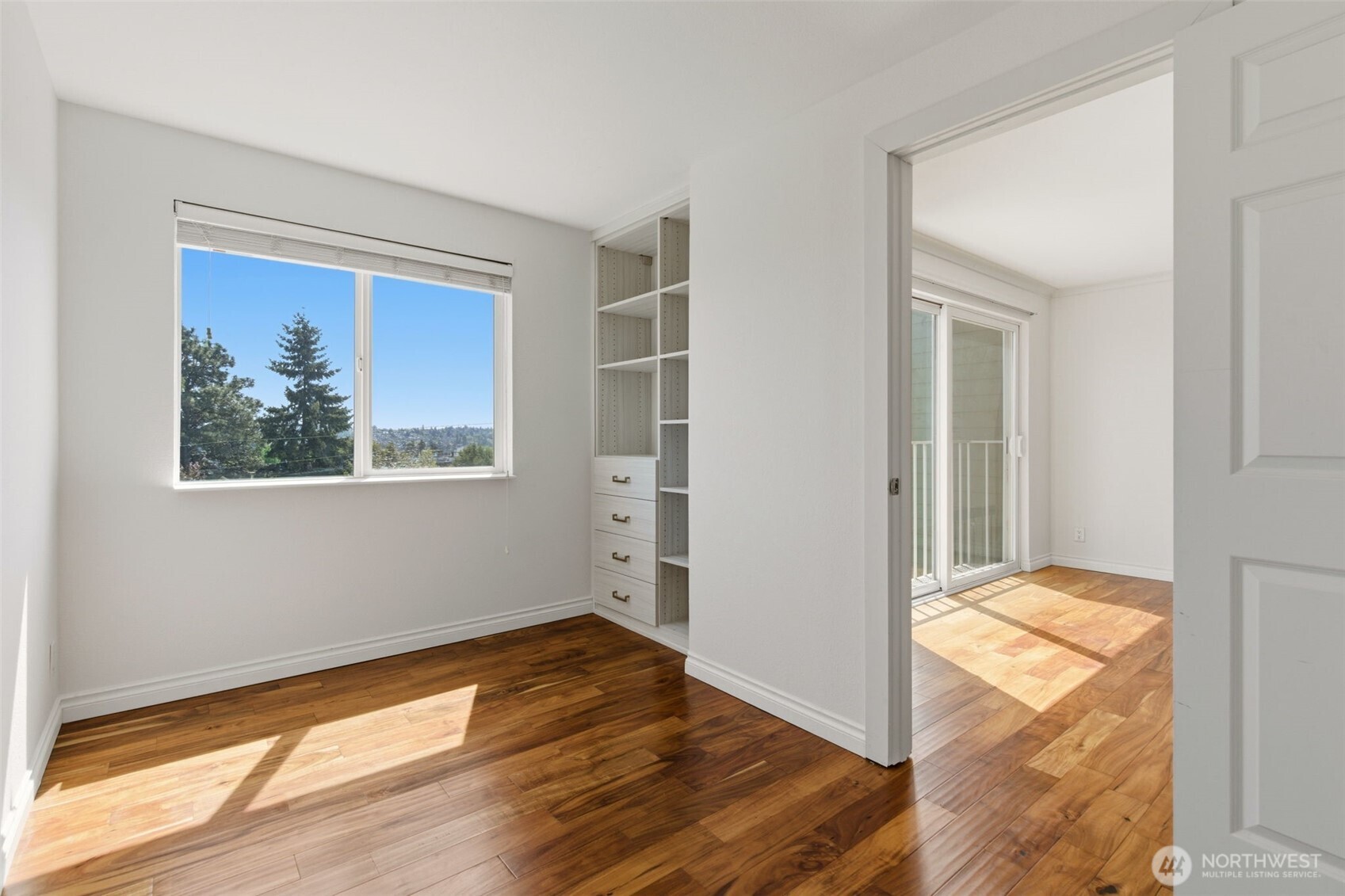 800 N Allen Place #401, Seattle, WA 98103