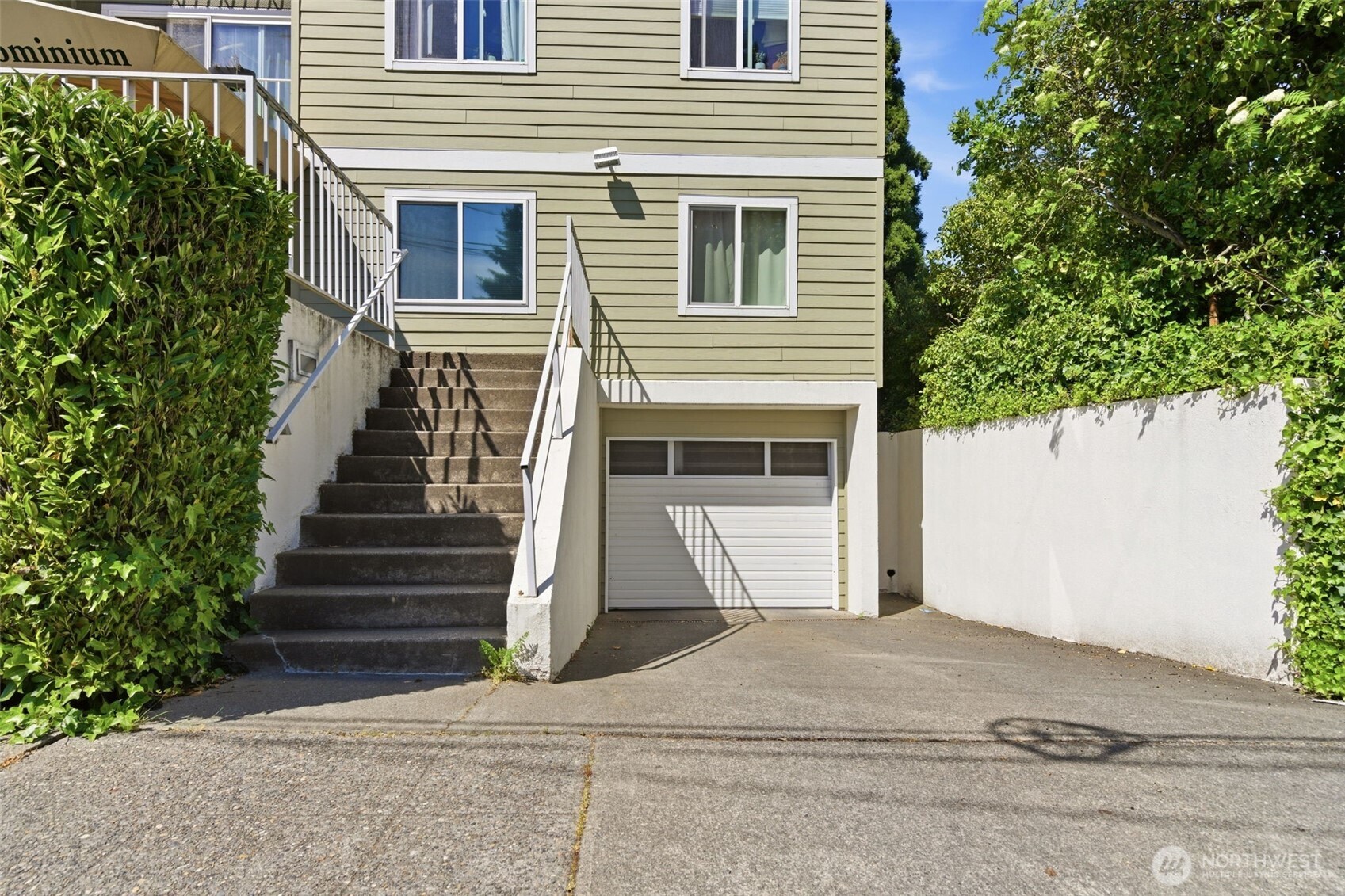 800 N Allen Place #401, Seattle, WA 98103
