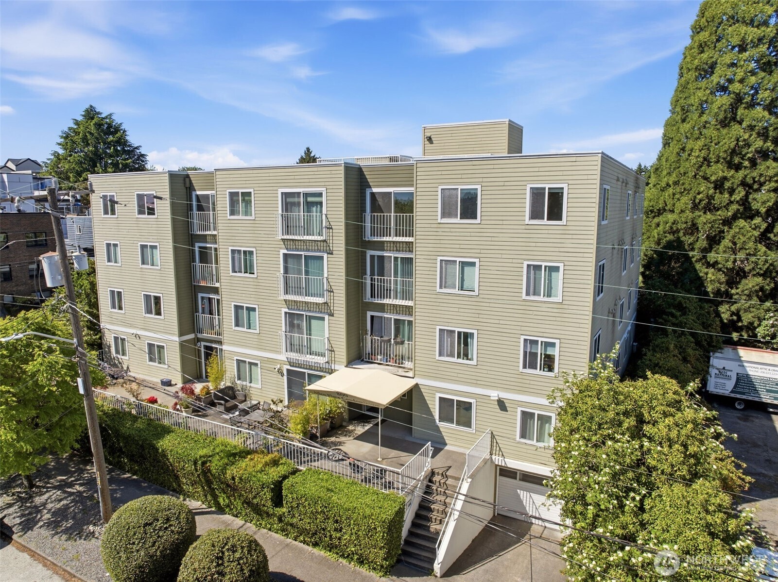 800 N Allen Place #401, Seattle, WA 98103