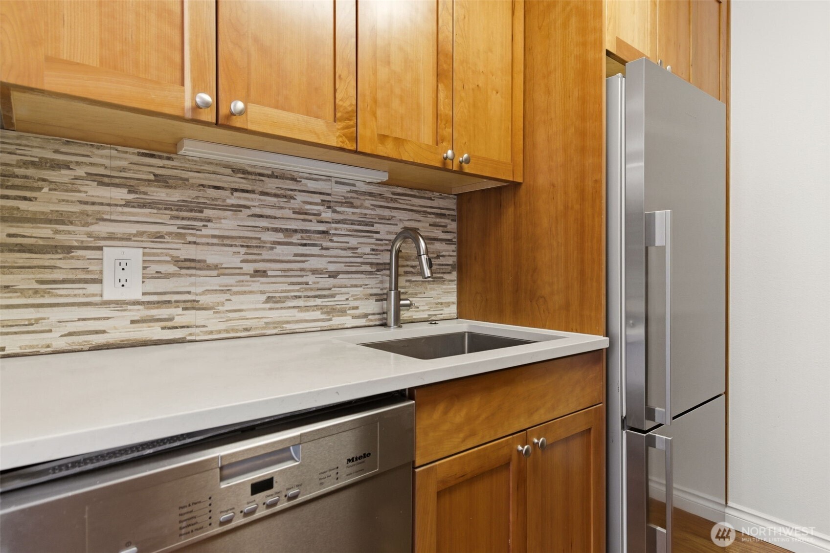 800 N Allen Place #401, Seattle, WA 98103