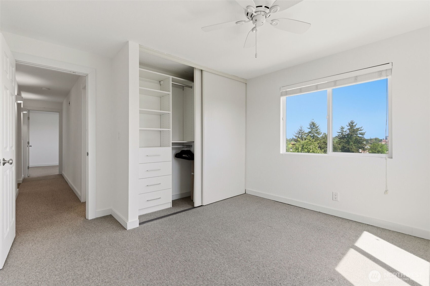800 N Allen Place #401, Seattle, WA 98103