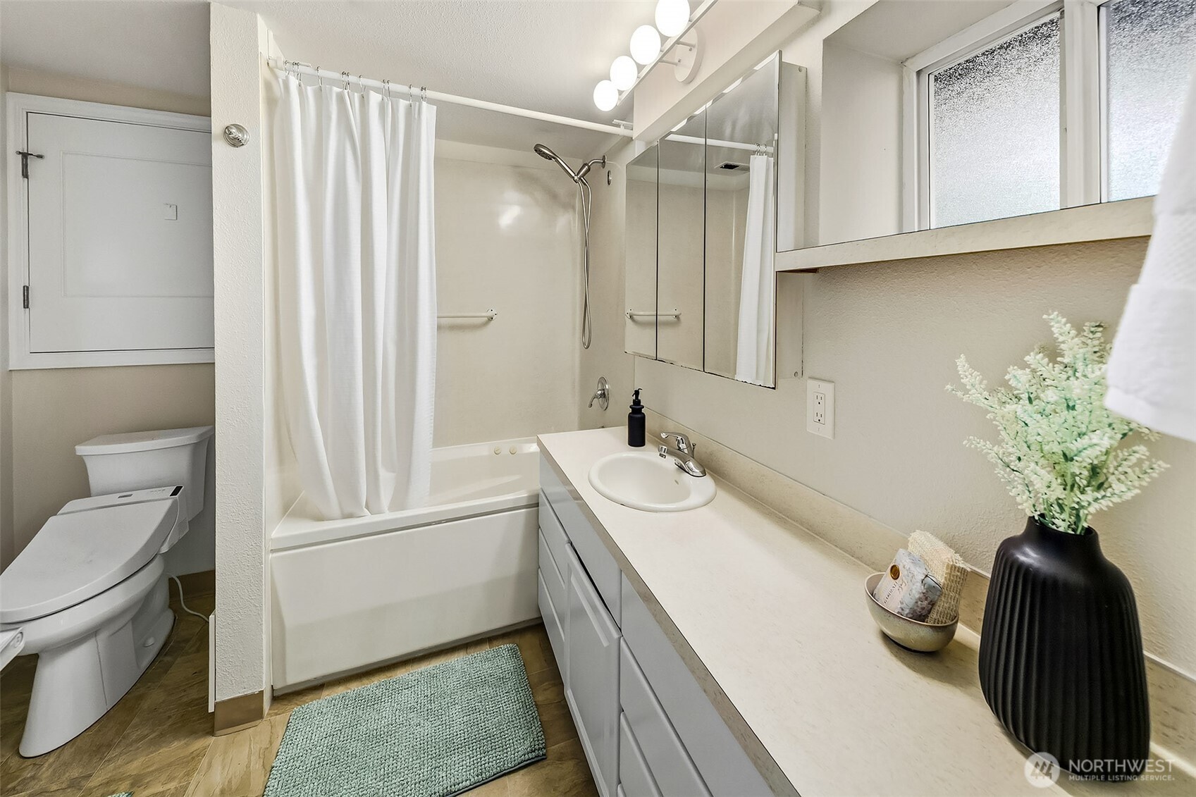 2613 Boyer Avenue E, Seattle, WA 98102