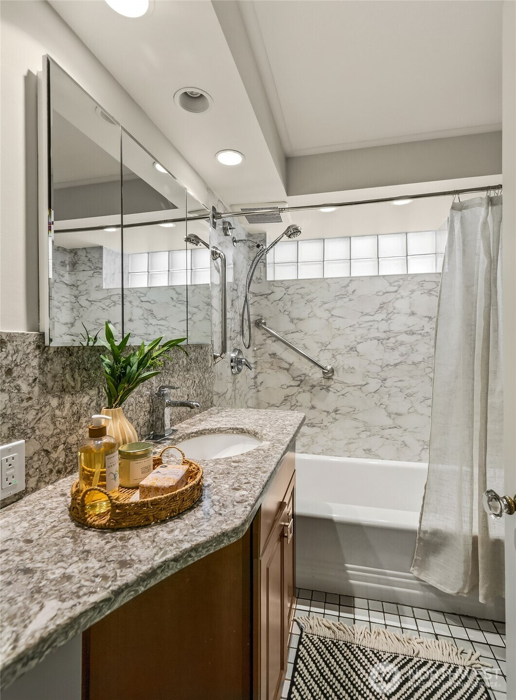 2613 Boyer Avenue E, Seattle, WA 98102