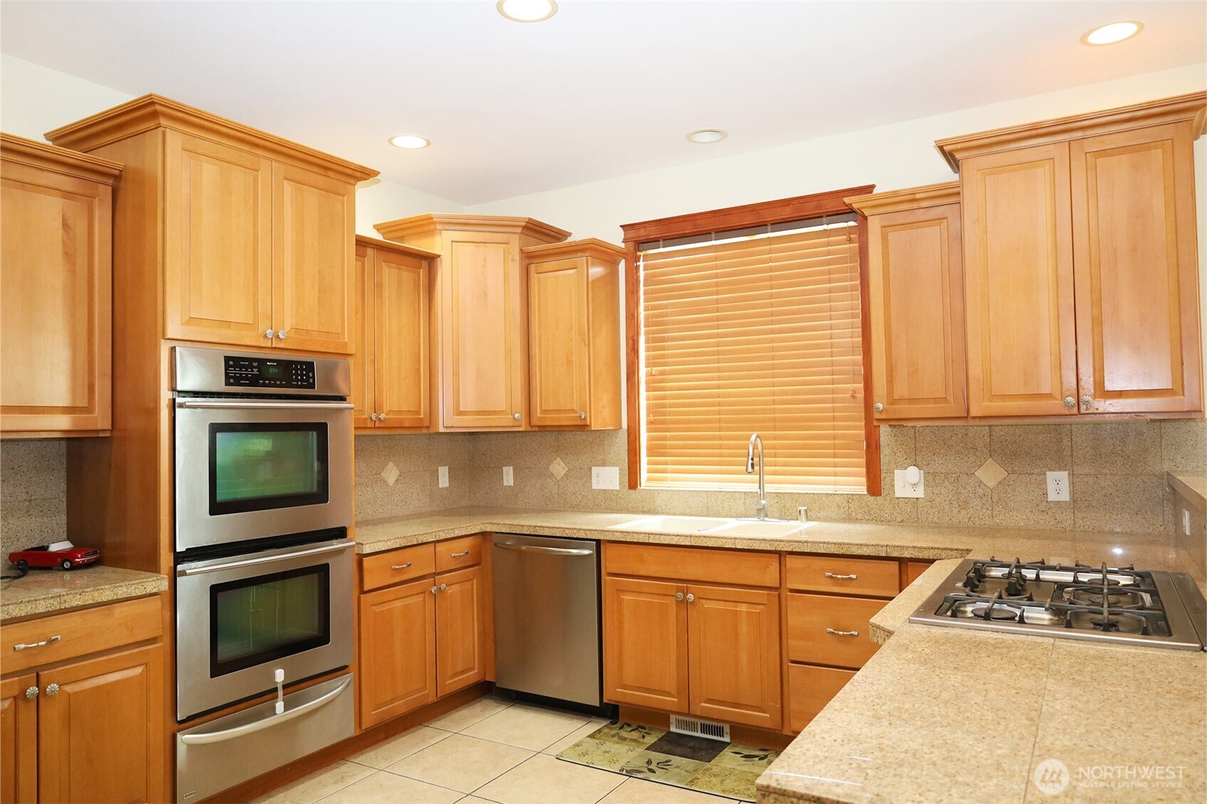 2290 Seaside Drive , Blaine, WA 98230