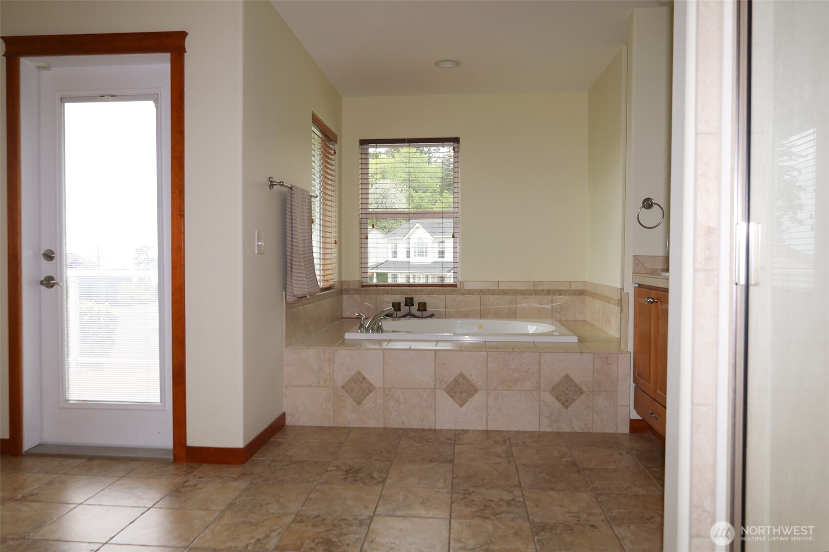 2290 Seaside Drive , Blaine, WA 98230