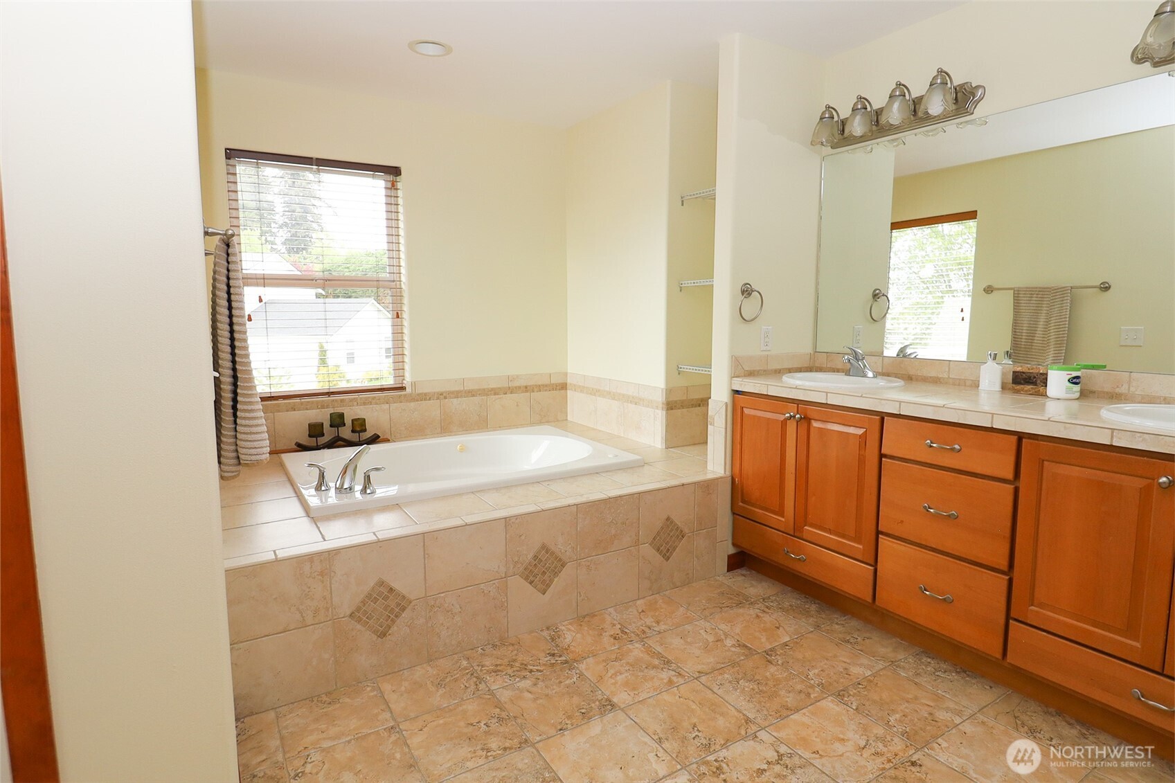 2290 Seaside Drive , Blaine, WA 98230