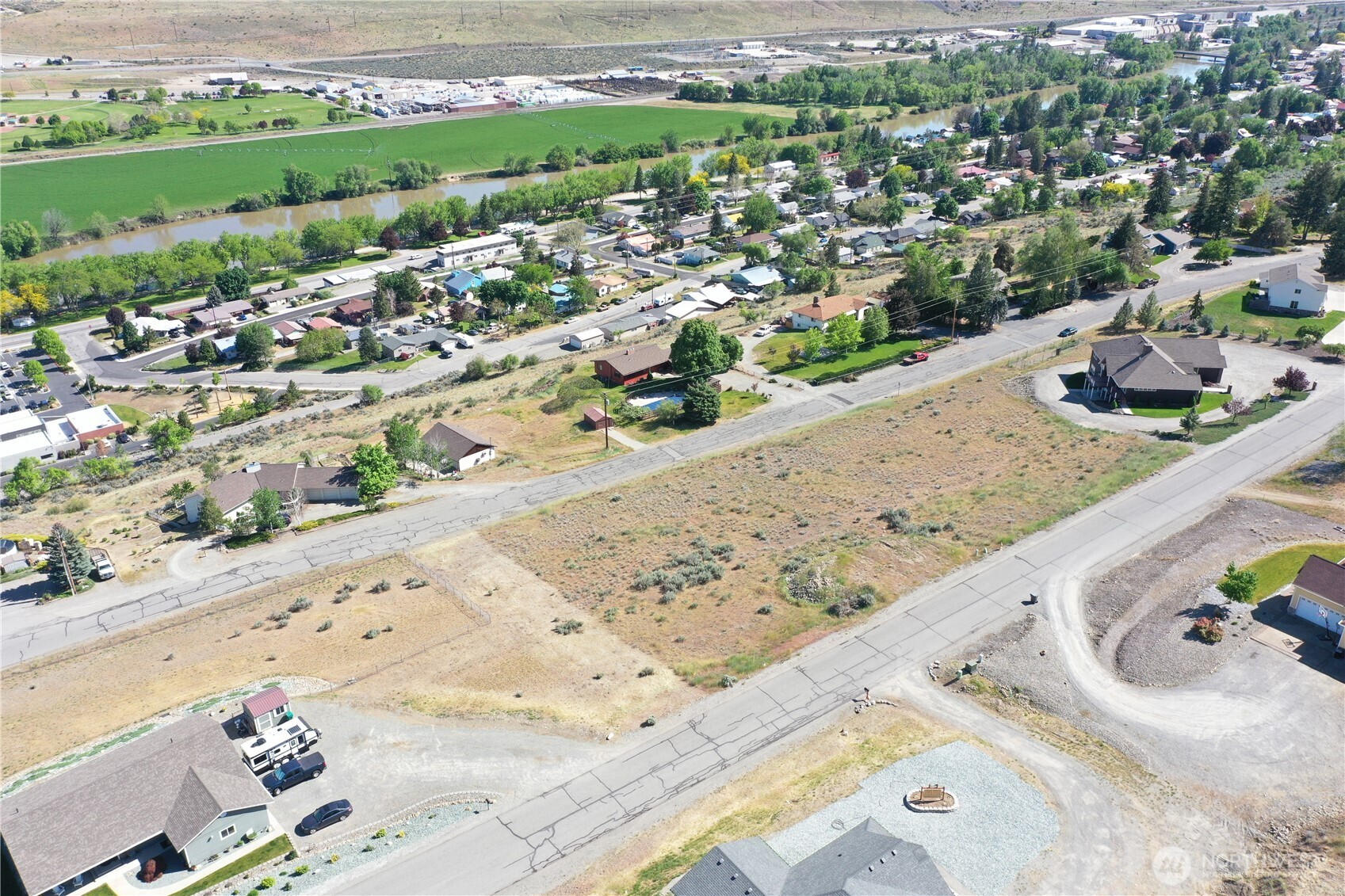 1308 Mansfield Drive , Okanogan, WA 98840