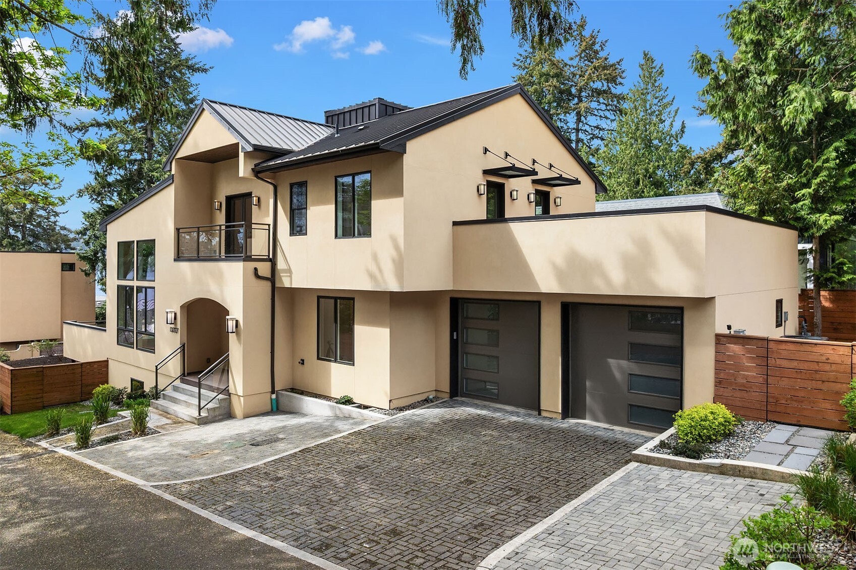 13327 Holmes Point Drive NE, Kirkland, WA 98034