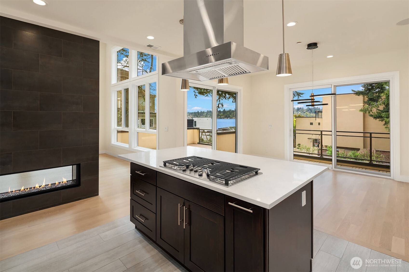 13327 Holmes Point Drive NE, Kirkland, WA 98034