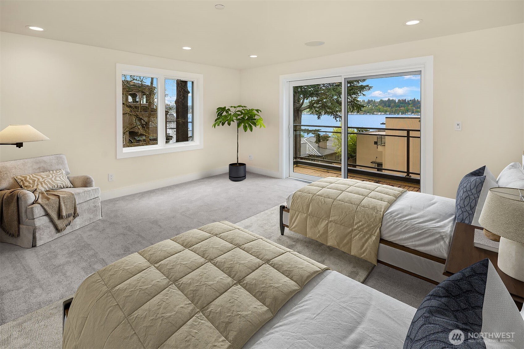 13327 Holmes Point Drive NE, Kirkland, WA 98034