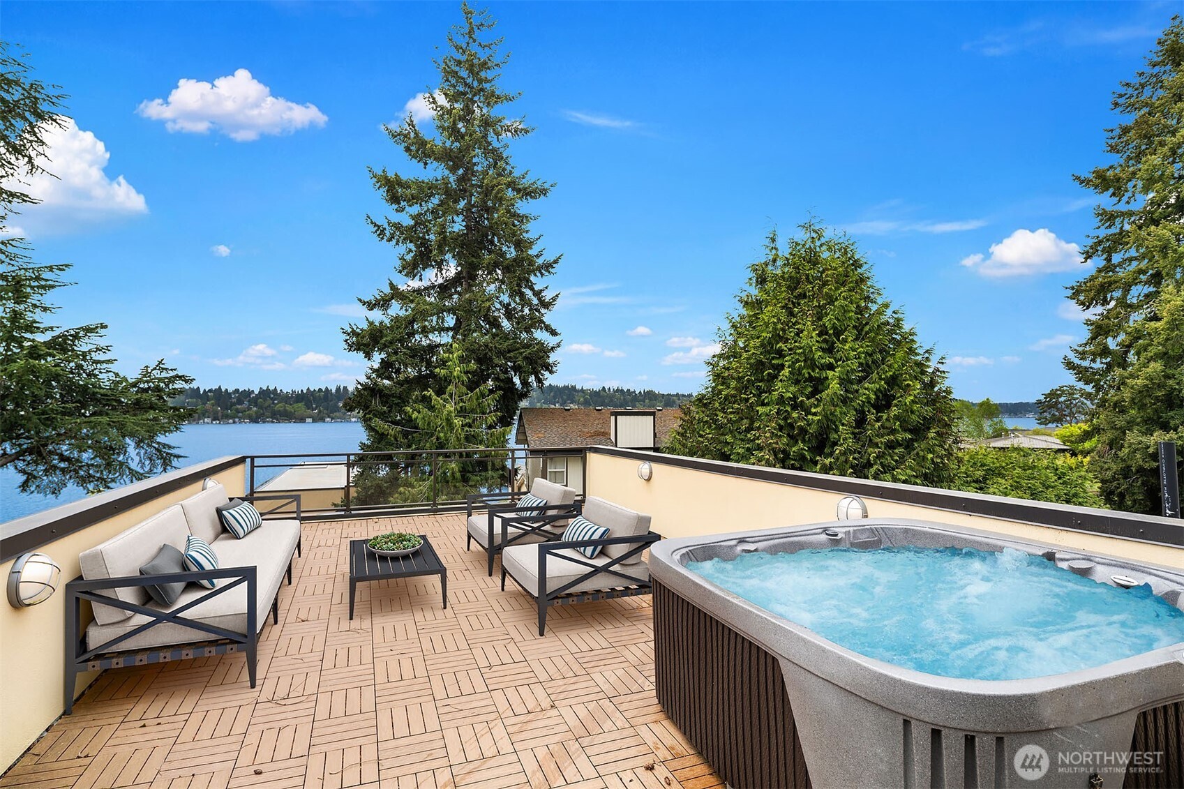 13327 Holmes Point Drive NE, Kirkland, WA 98034
