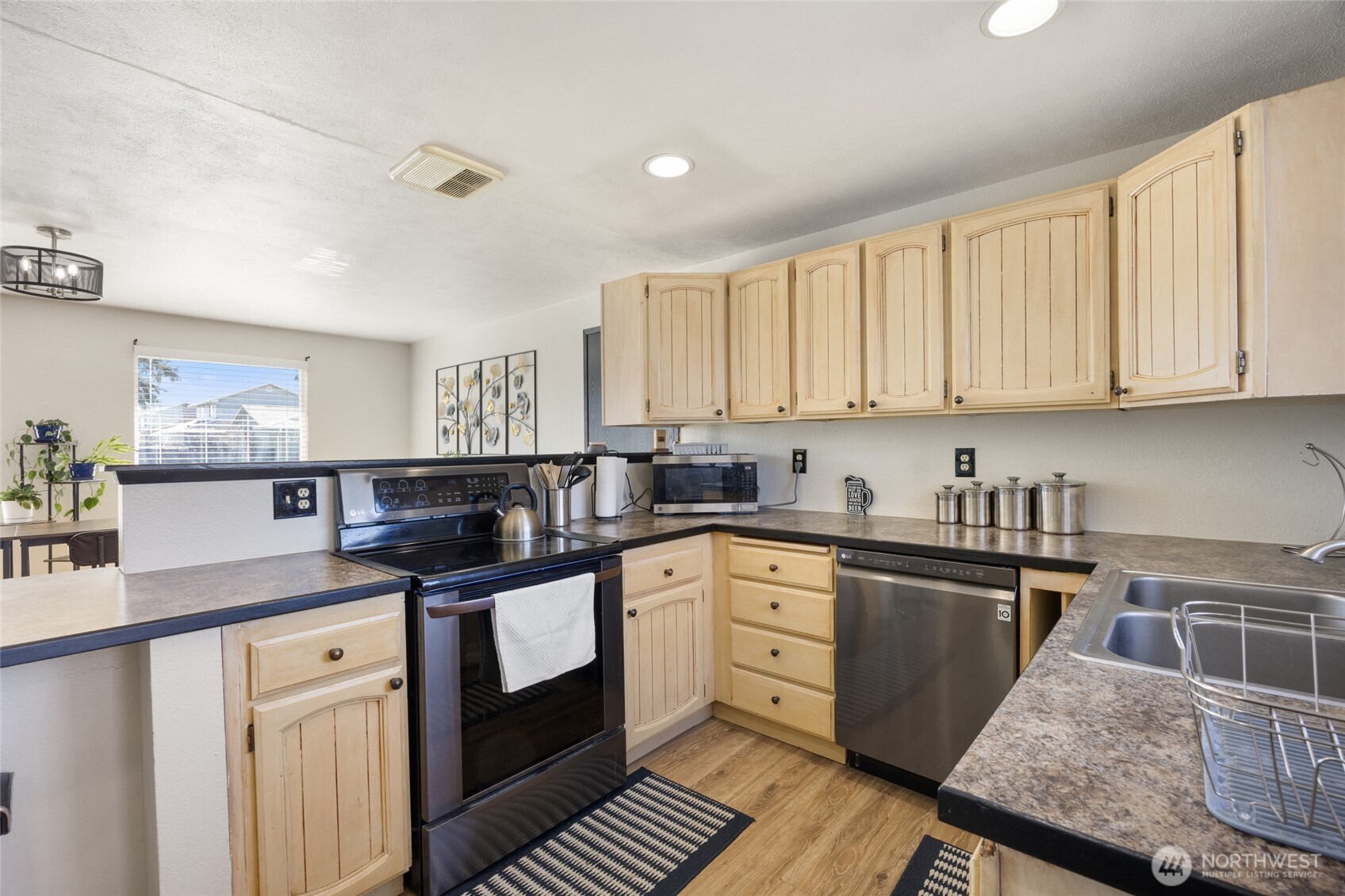 519 S Pommer Ave , Moses Lake, WA 98837