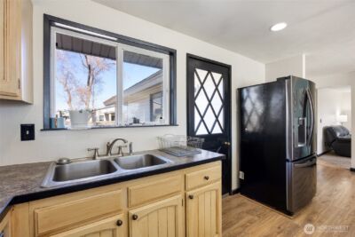 519 S Pommer Ave , Moses Lake, WA 98837 - Photo 10