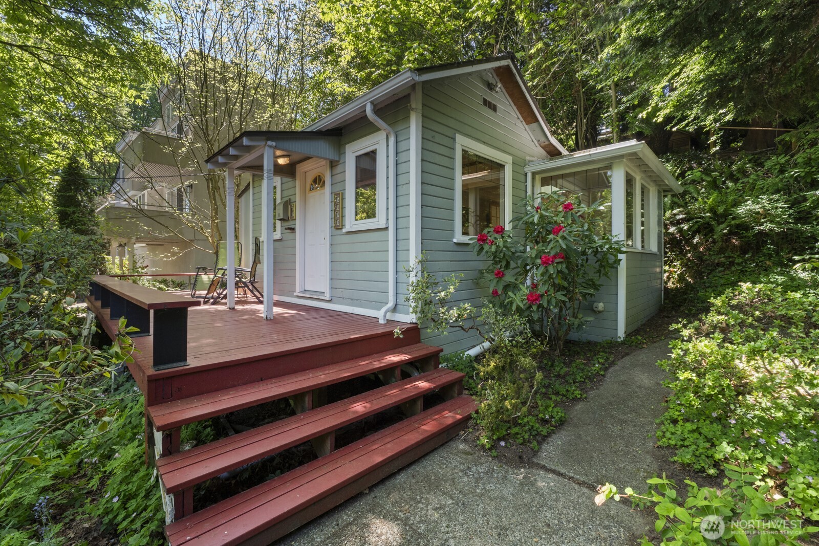 1919 32nd Avenue W, Seattle, WA 98199