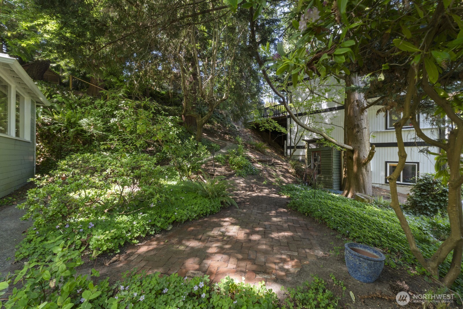 1919 32nd Avenue W, Seattle, WA 98199