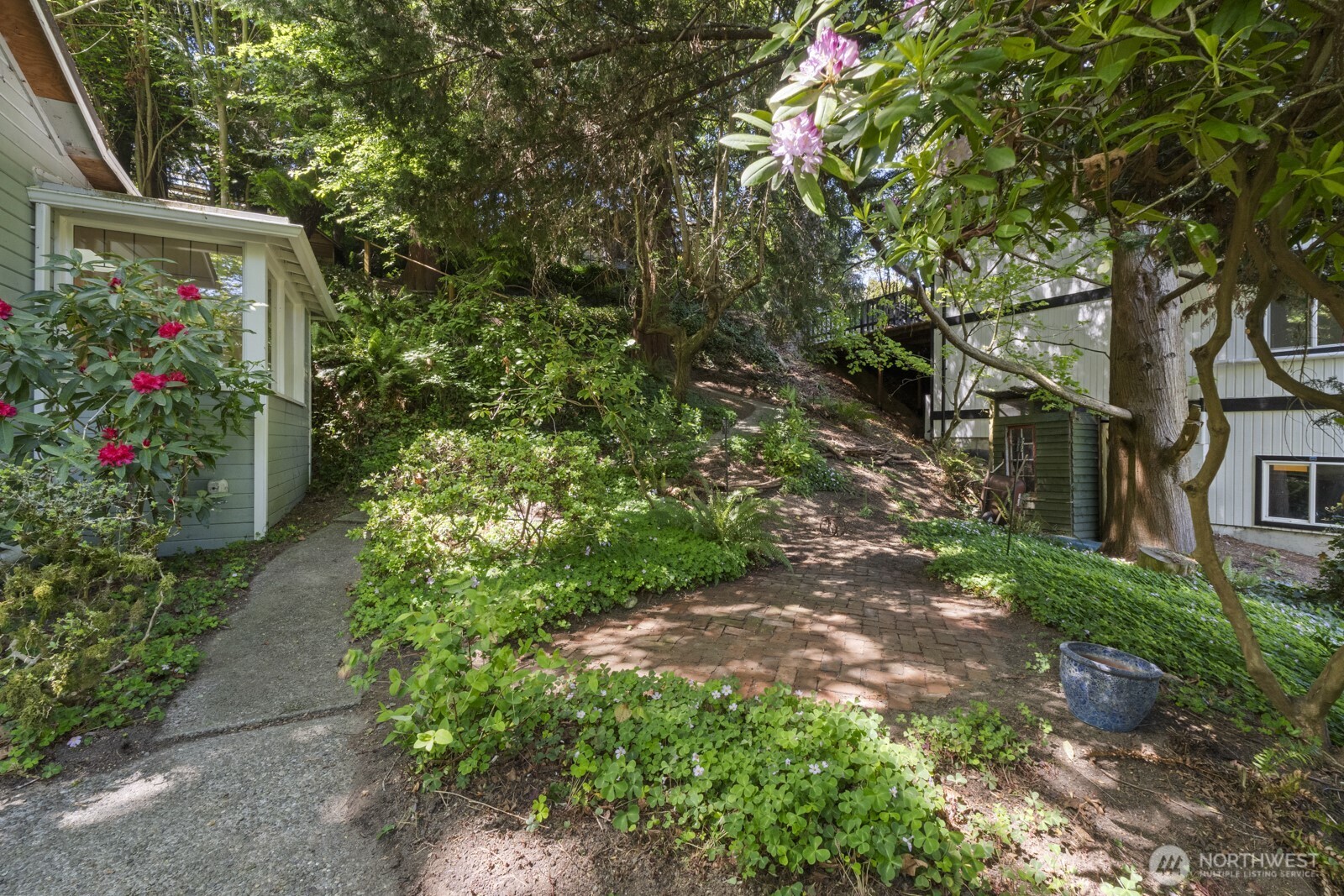 1919 32nd Avenue W, Seattle, WA 98199