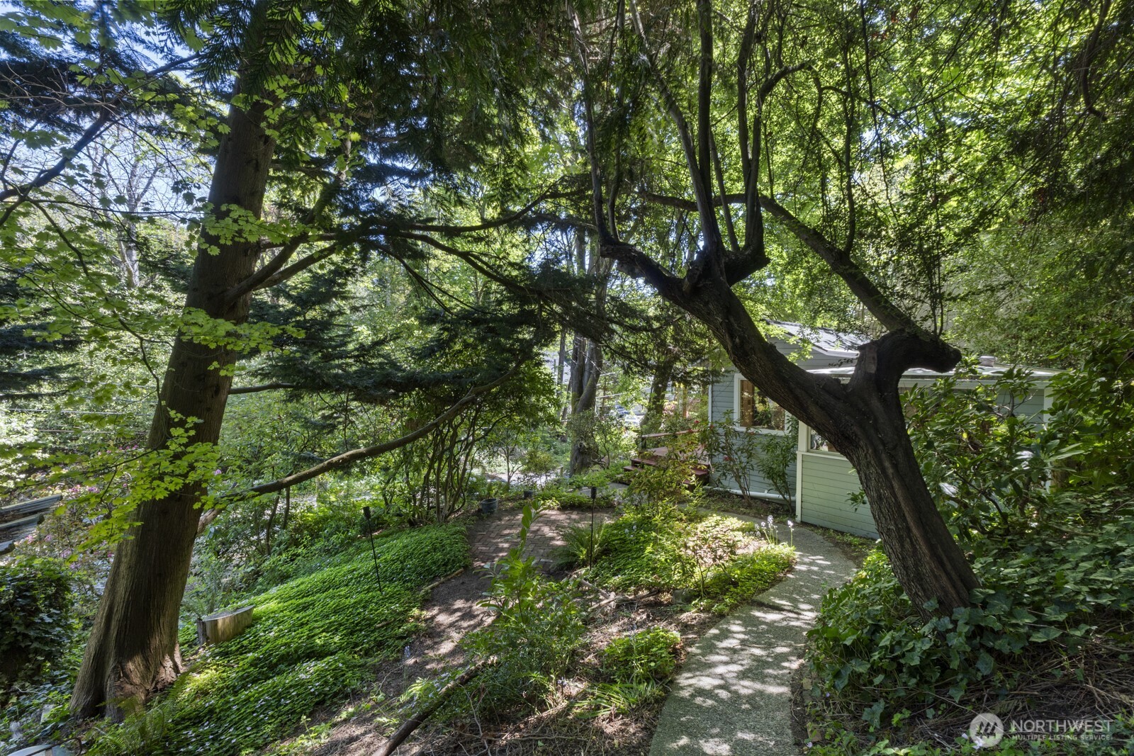 1919 32nd Avenue W, Seattle, WA 98199