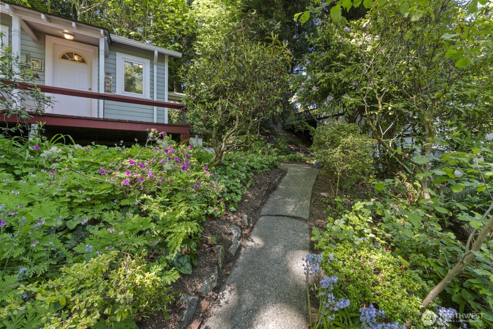 1919 32nd Avenue W, Seattle, WA 98199