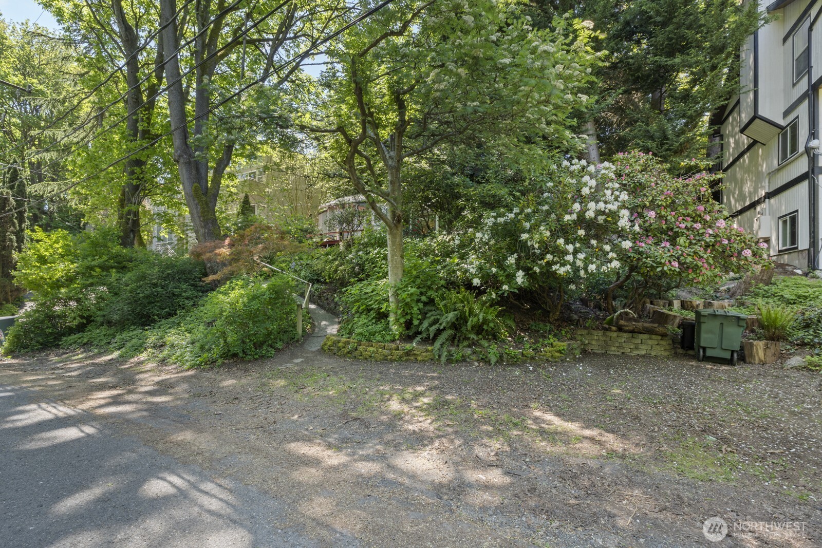 1919 32nd Avenue W, Seattle, WA 98199