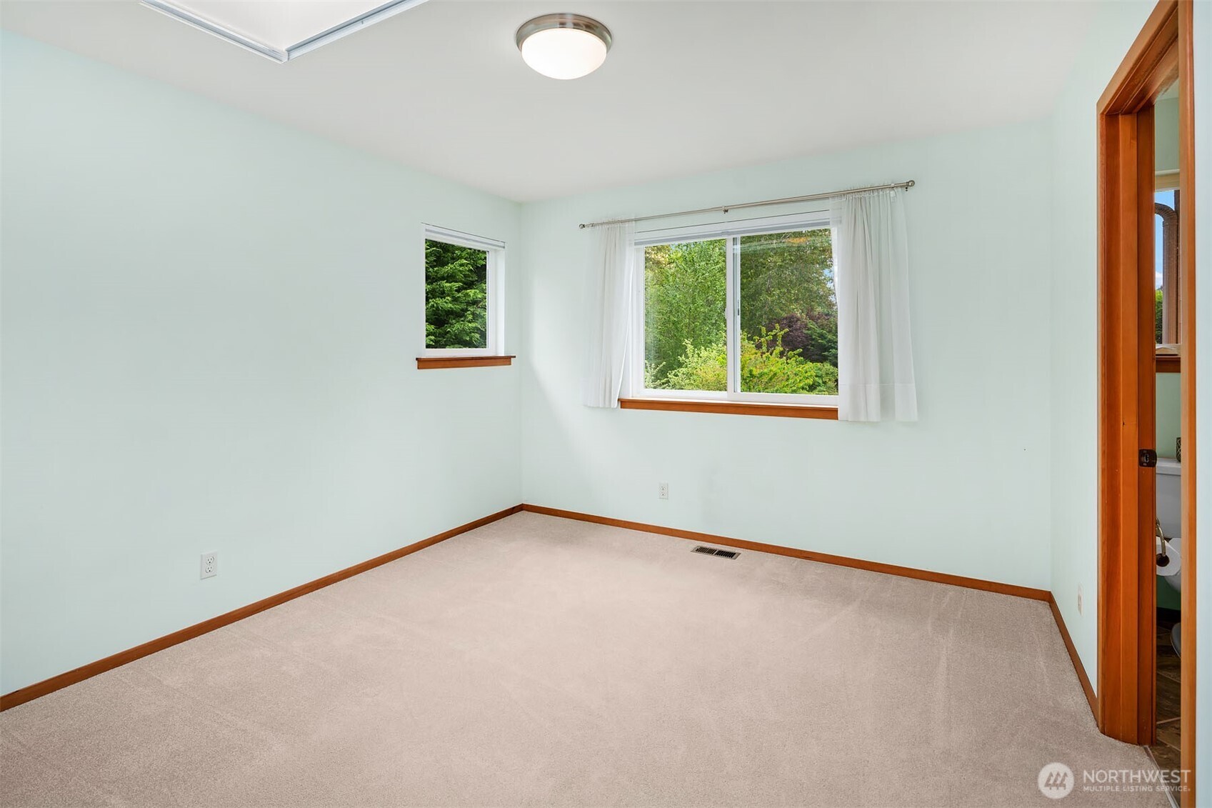 14730 75th Avenue NE, Kenmore, WA 98028