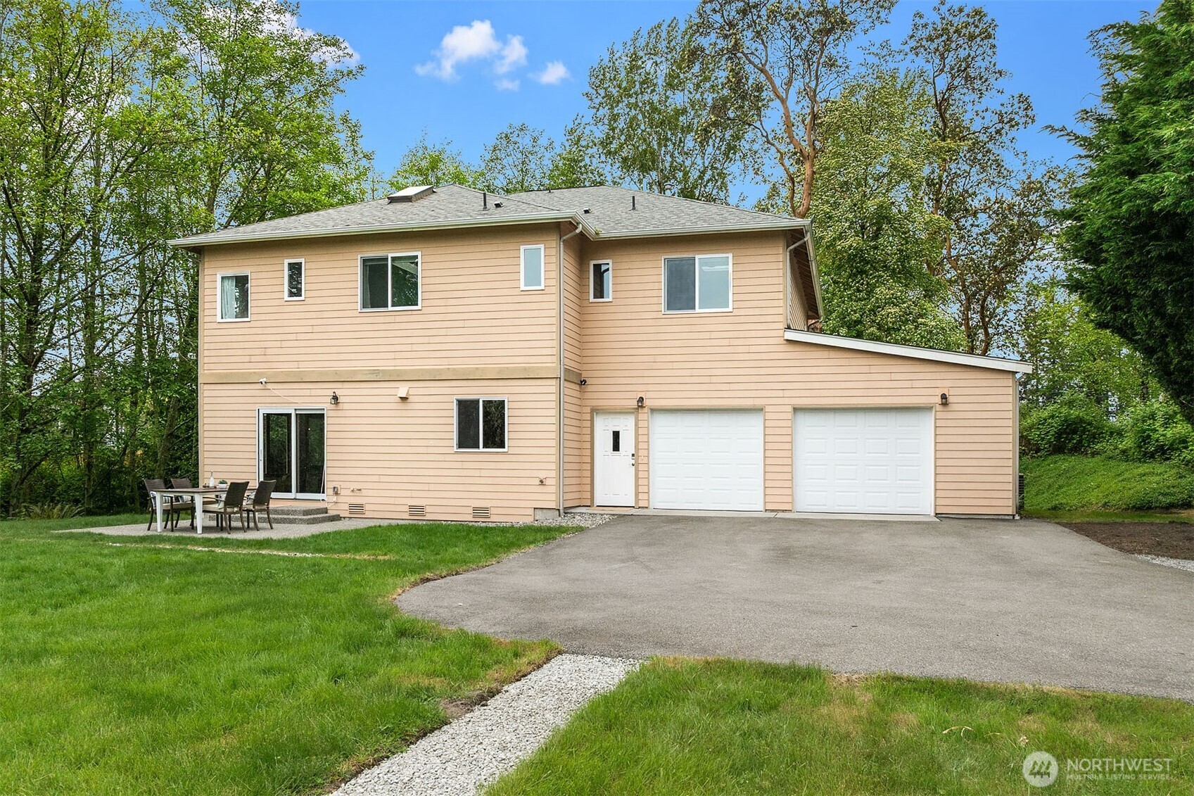 14730 75th Avenue NE, Kenmore, WA 98028