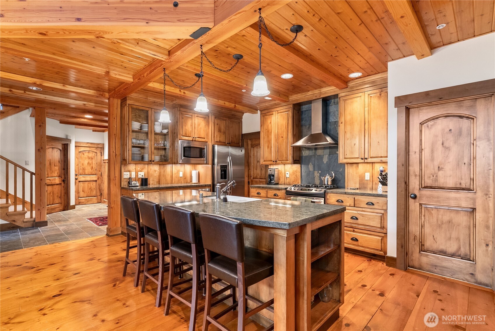 62414 Corral Way E, Enumclaw, WA 98022