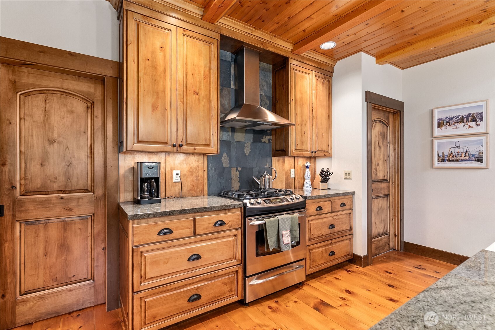 62414 Corral Way E, Enumclaw, WA 98022