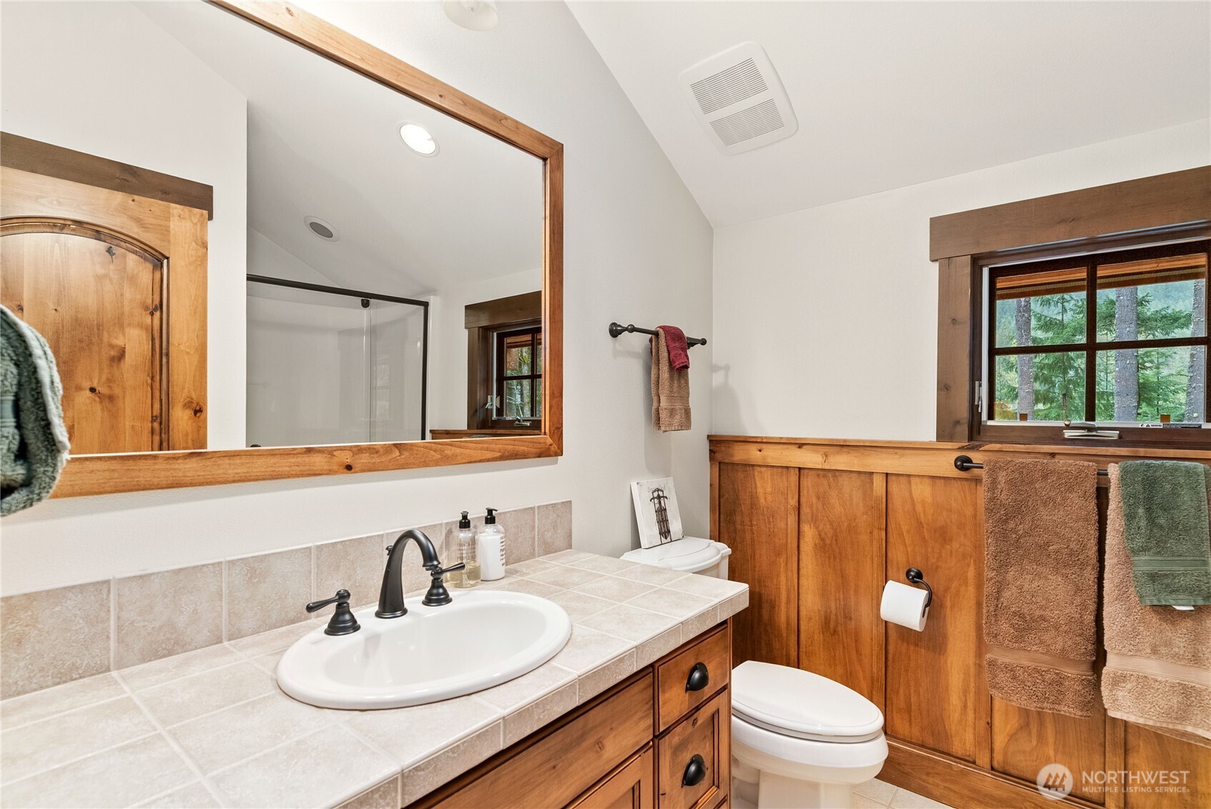 62414 Corral Way E, Enumclaw, WA 98022