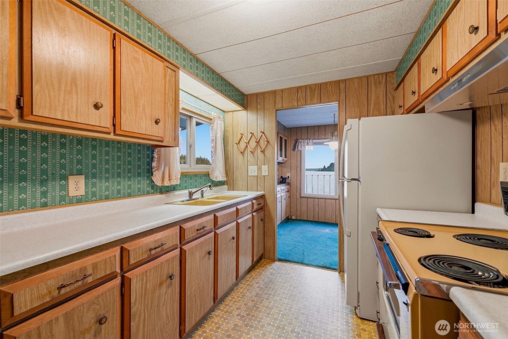 2838 Steamboat Island Loop NW, Olympia, WA 98502