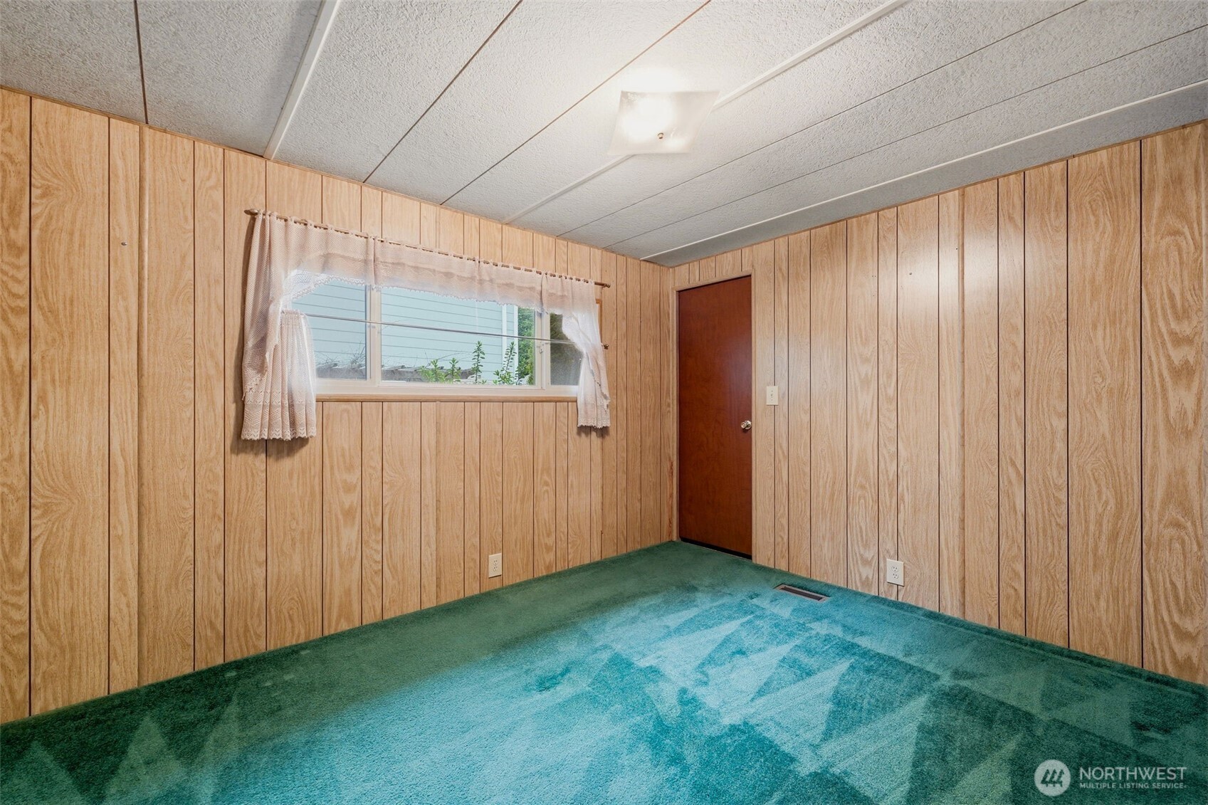 2838 Steamboat Island Loop NW, Olympia, WA 98502