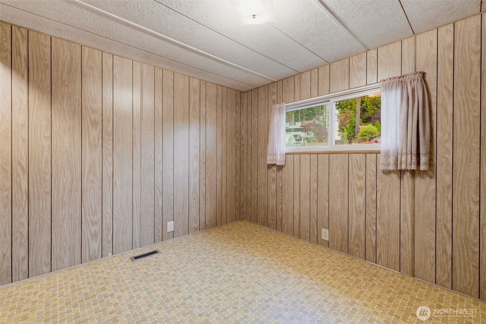 2838 Steamboat Island Loop NW, Olympia, WA 98502