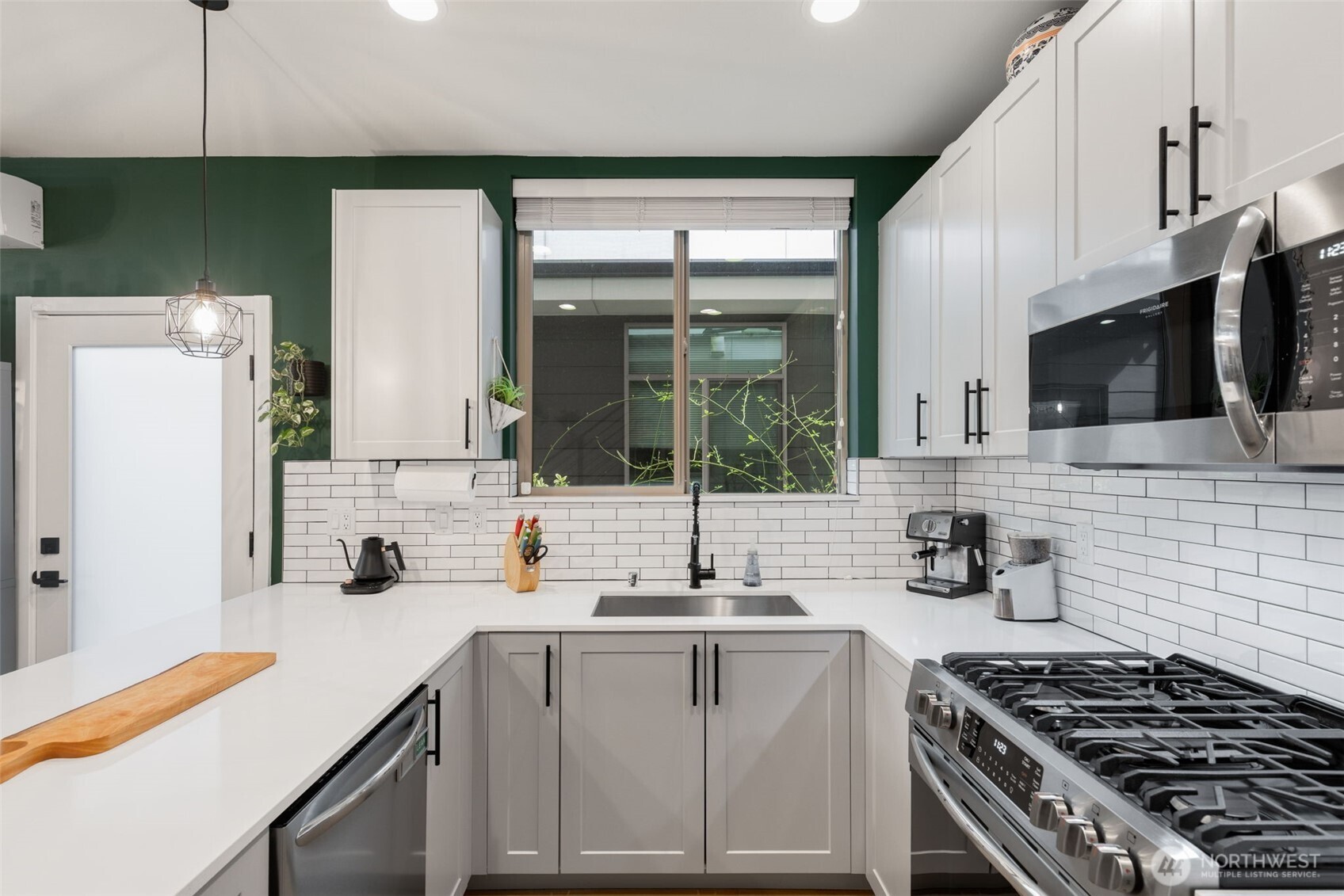 8015 Mary Avenue NW #D, Seattle, WA 98117