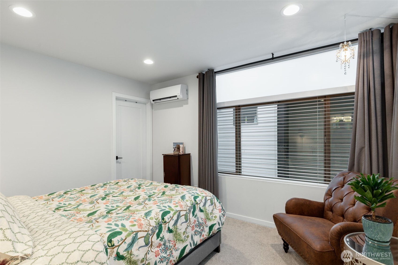 8015 Mary Avenue NW #D, Seattle, WA 98117
