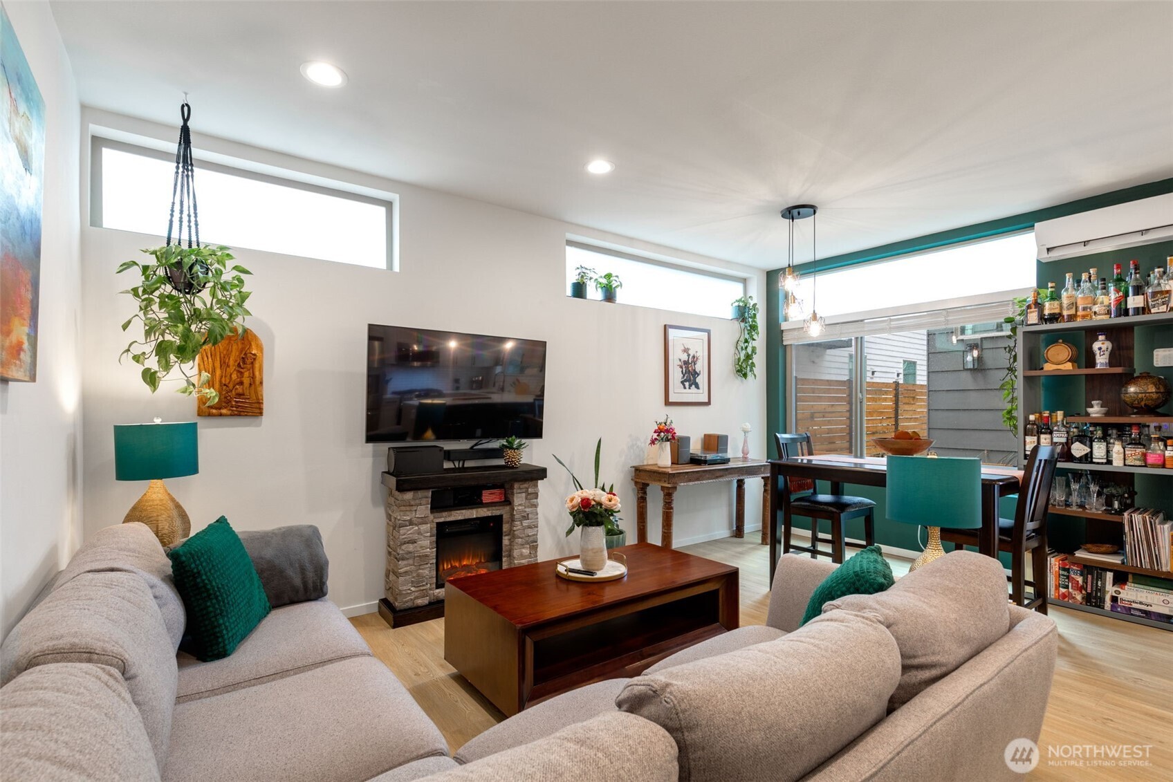 8015 Mary Avenue NW #D, Seattle, WA 98117