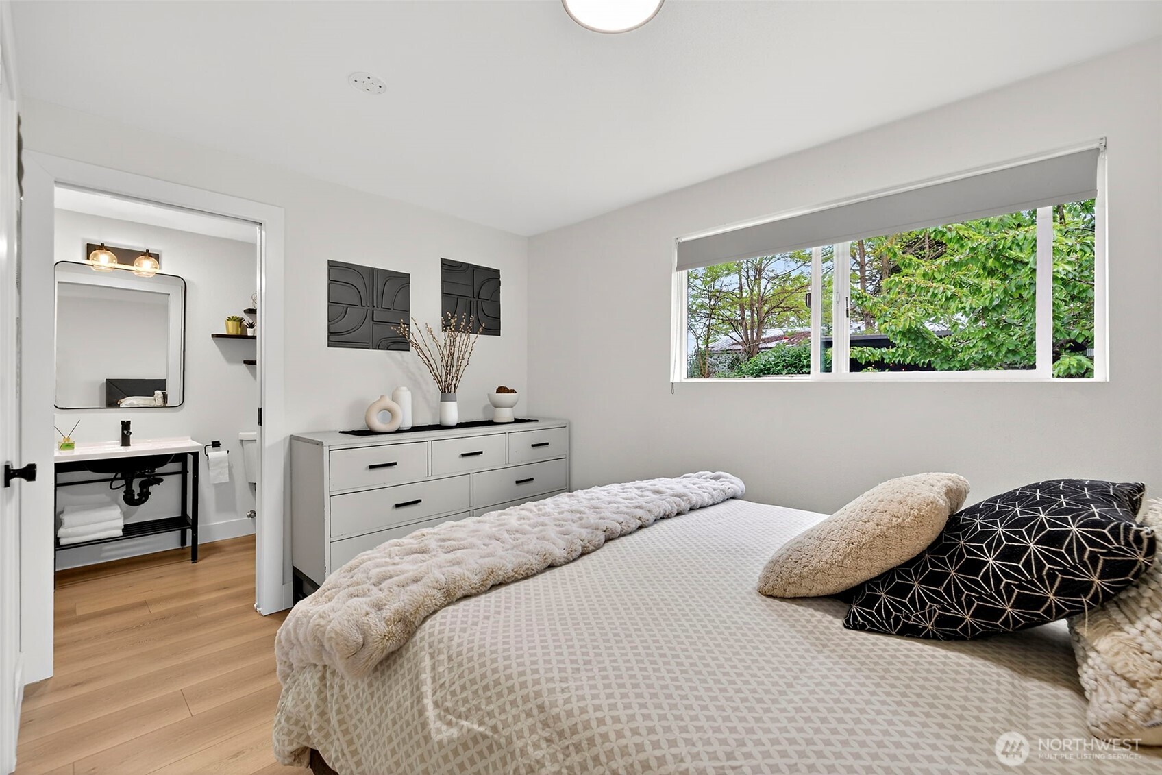 11303 14th Avenue SW, Seattle, WA 98146