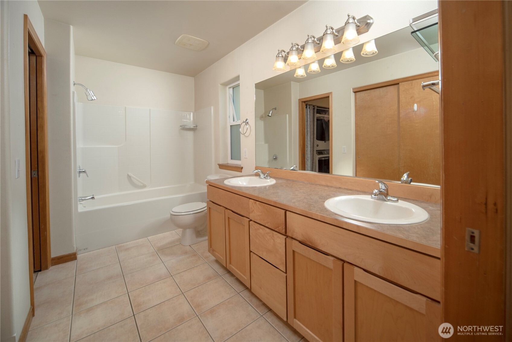 1805 E 14th Avenue , Ellensburg, WA 98926