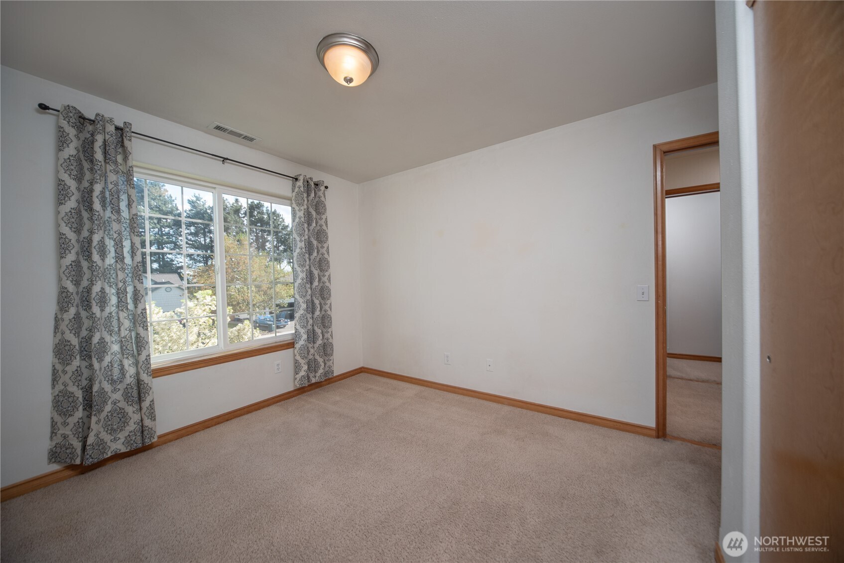 1805 E 14th Avenue , Ellensburg, WA 98926