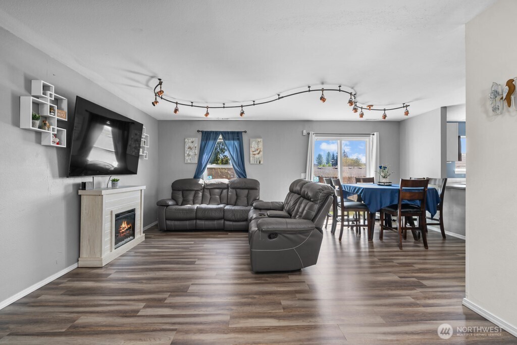 10426 196th E, Graham, WA 98338-8428