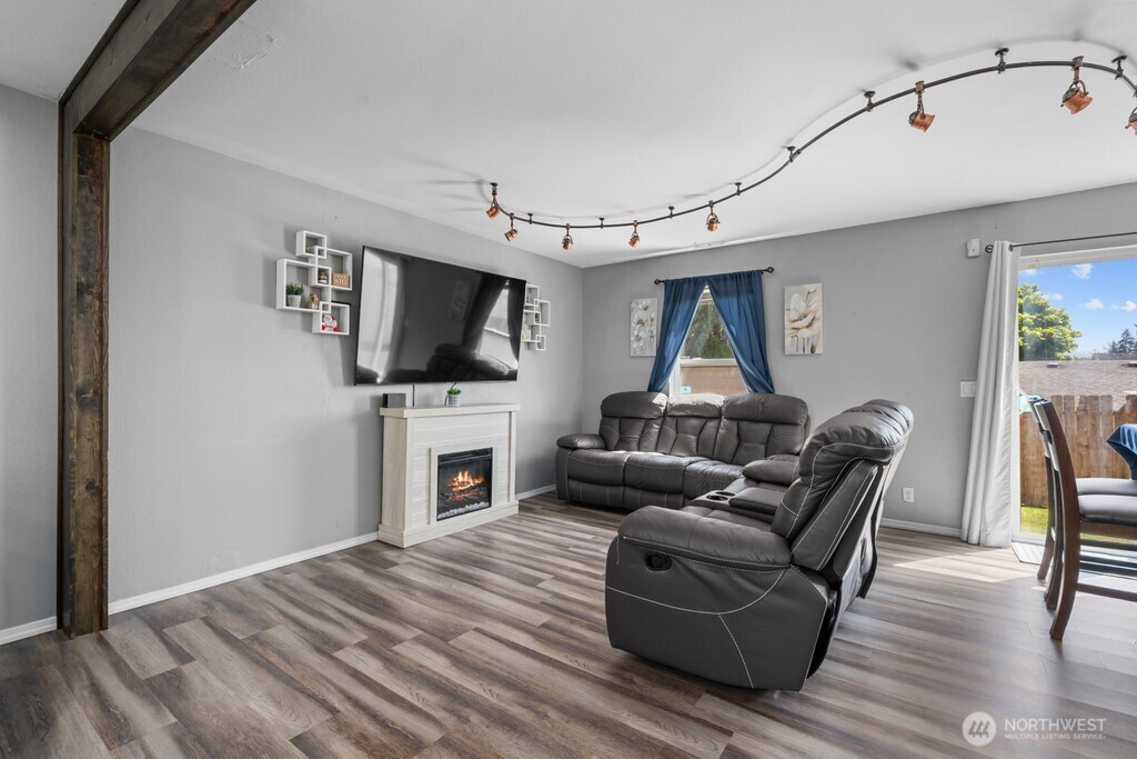 10426 196th E, Graham, WA 98338-8428