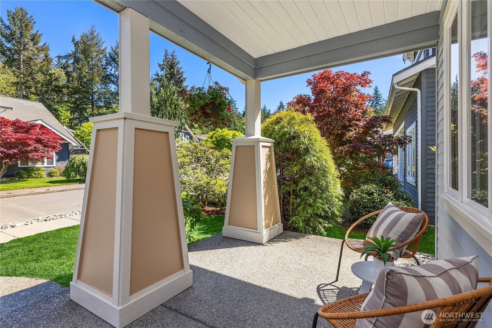 9039 North Town Drive NE, Bainbridge Island, WA 98110