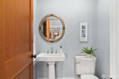 9039 North Town Drive NE, Bainbridge Island, WA 98110 - Photo 16