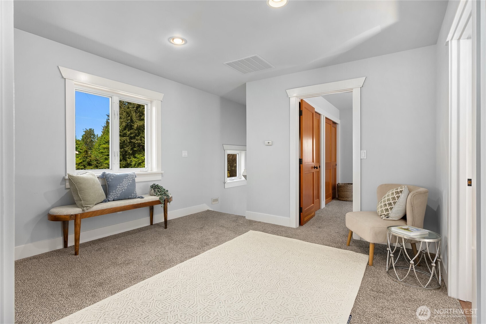 9039 North Town Drive NE, Bainbridge Island, WA 98110