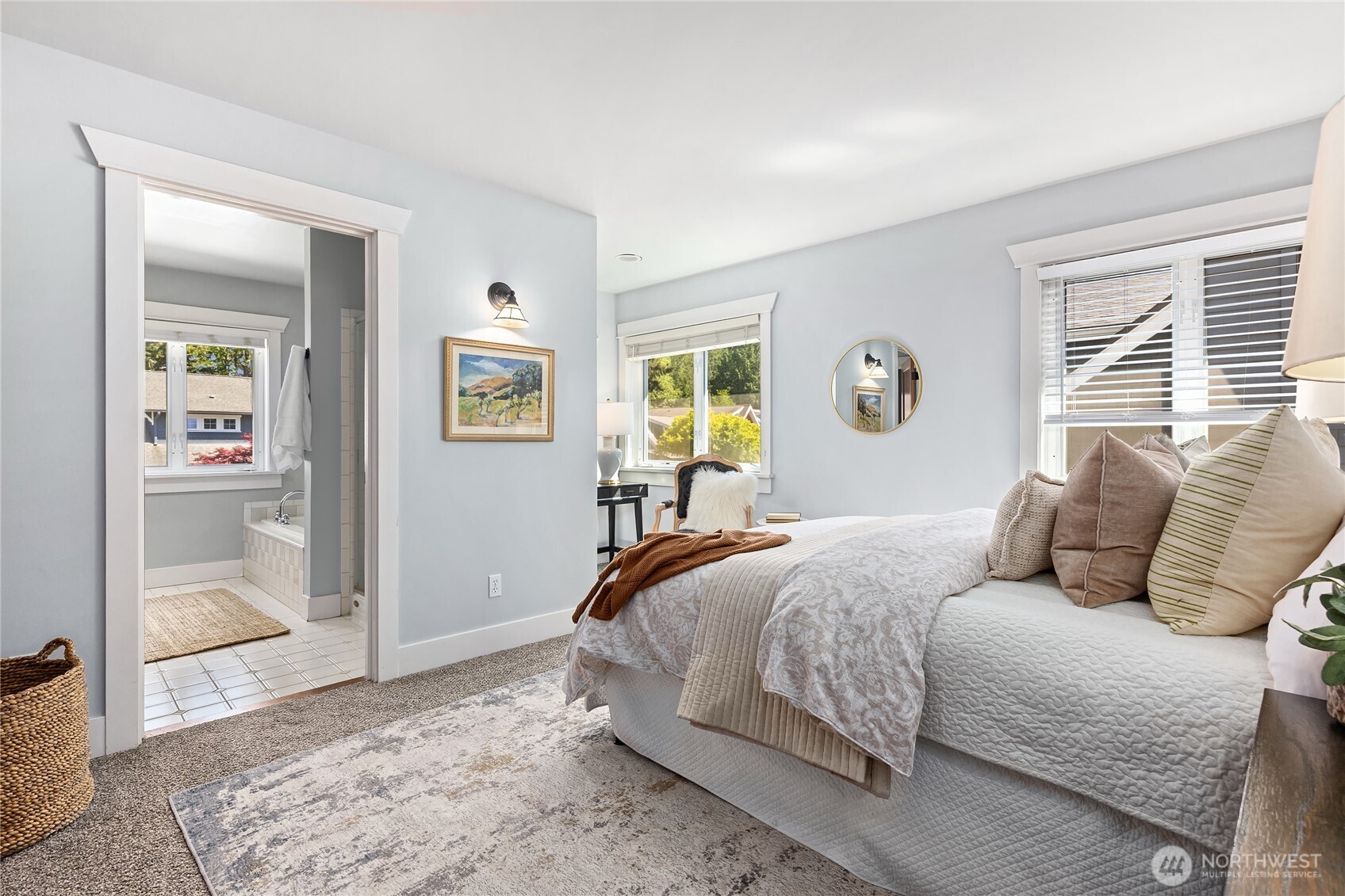 9039 North Town Drive NE, Bainbridge Island, WA 98110