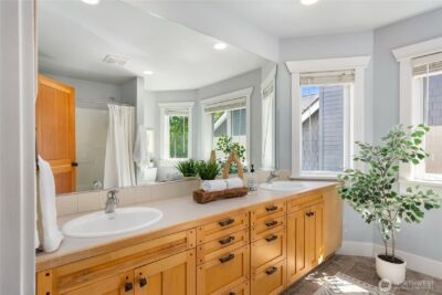 9039 North Town Drive NE, Bainbridge Island, WA 98110 - Photo 25