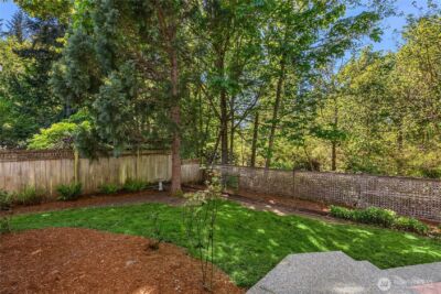 9039 North Town Drive NE, Bainbridge Island, WA 98110 - Photo 31