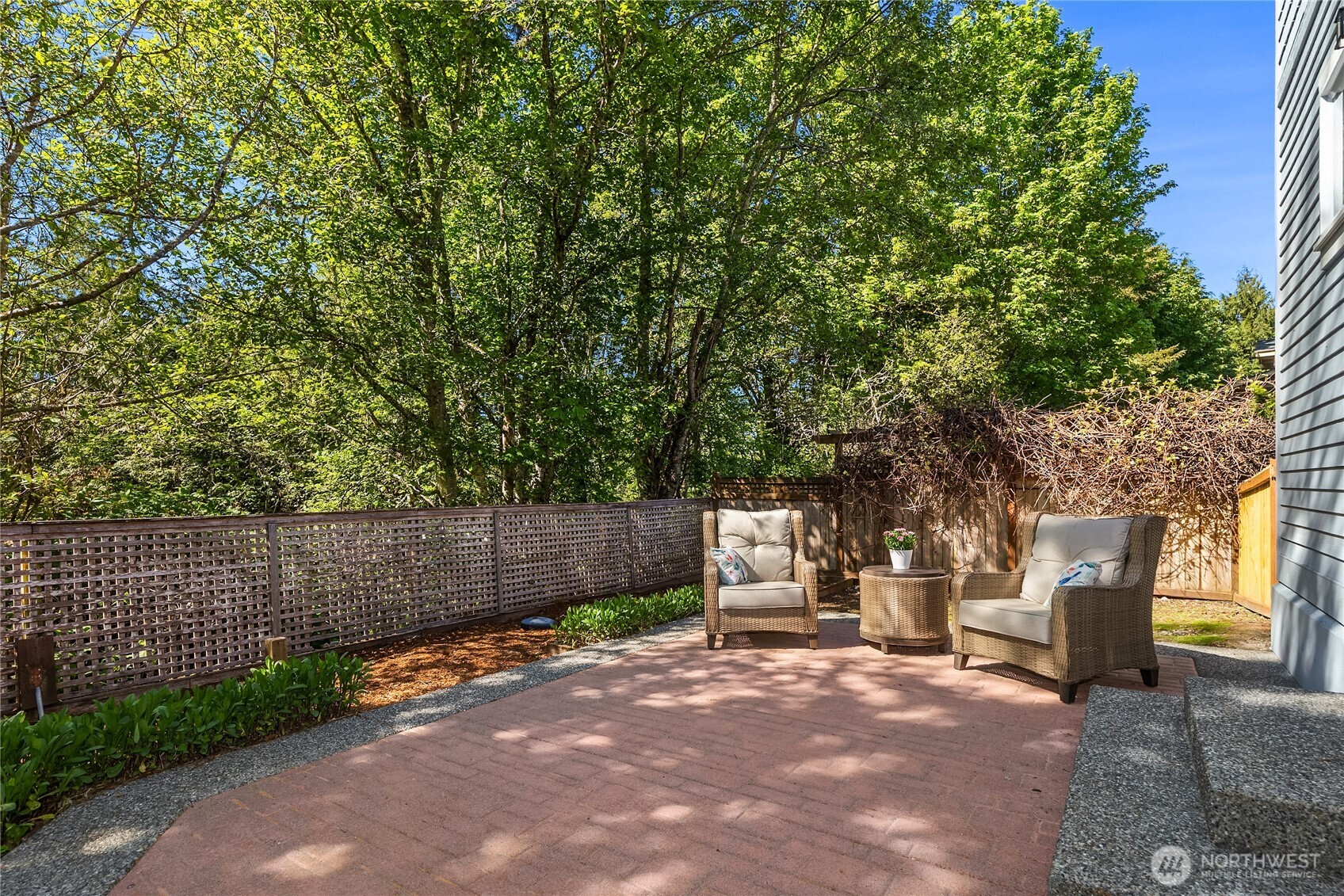 9039 North Town Drive NE, Bainbridge Island, WA 98110