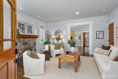 9039 North Town Drive NE, Bainbridge Island, WA 98110 - Photo 4