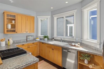 9039 North Town Drive NE, Bainbridge Island, WA 98110 - Photo 7